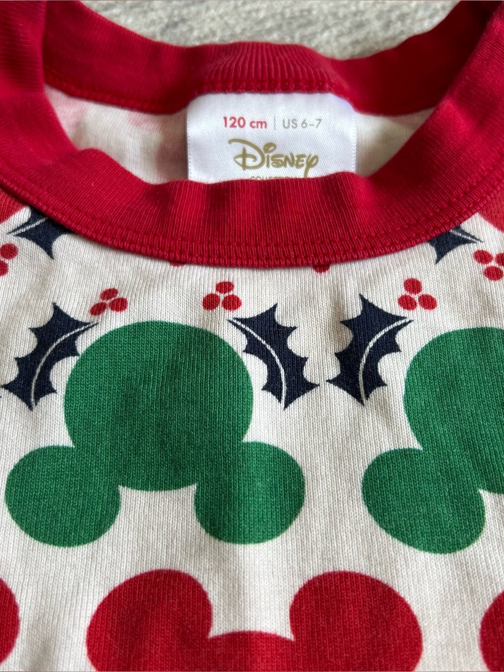 Hanna Andersson x Disney Red & Green Holiday Mickey Print Pajama Set Size 6/7 - Picture 5 of 7